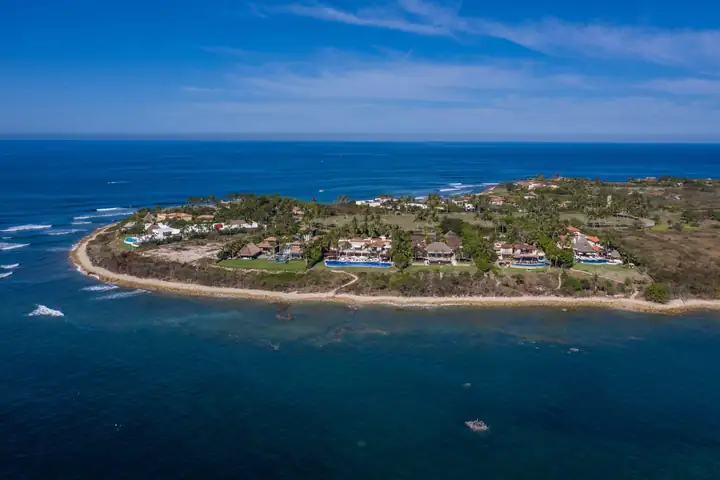The Punta Mita peninsula from the air, the Pacific beyond